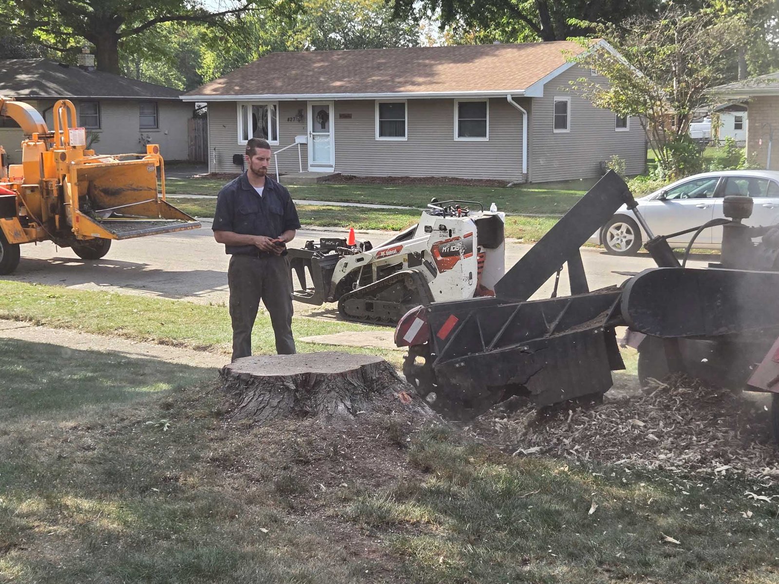 F350 with flatbed for tree service | Rockford